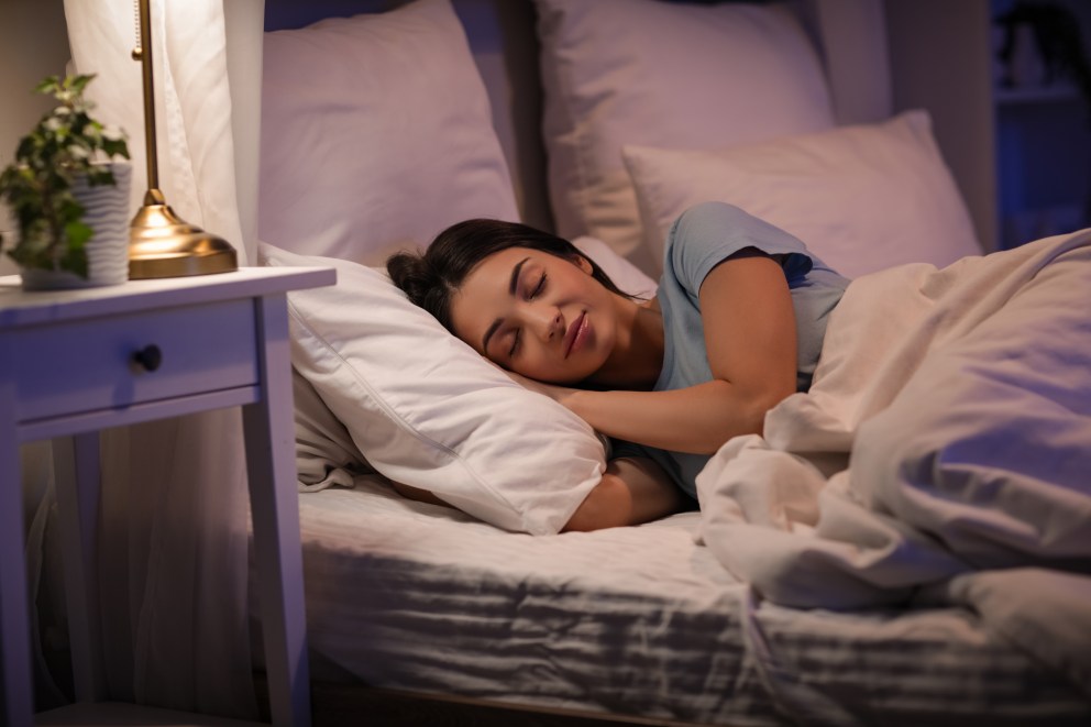 How to Burn Fat While You Sleep - 6 Simple Hacks