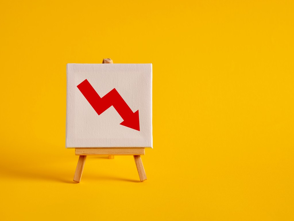 Decenting levels on a graph