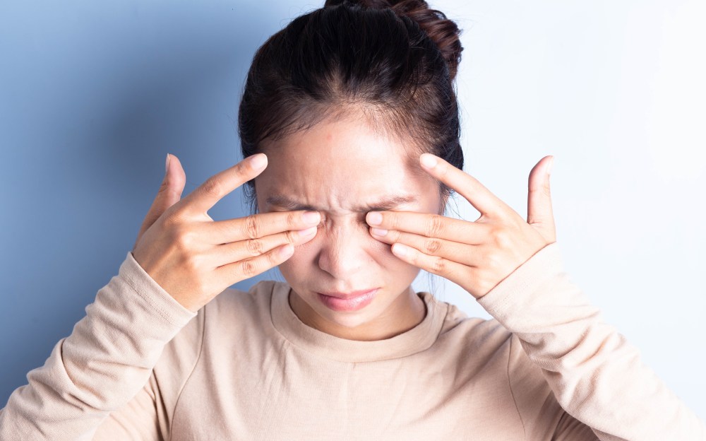 What Causes Dry Eyes? 4 Reasons