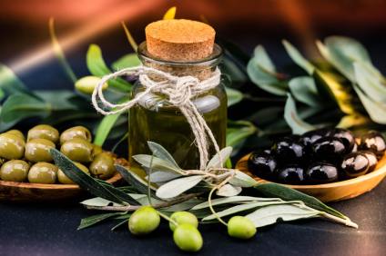 Olive Oil vs. Soybean Oil: Which Is Better?