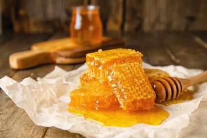 Breaking Down the Health Benefits of Honey
