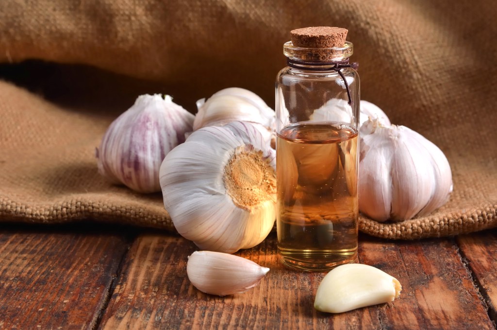 Garlic oil&nbsp;&nbsp;