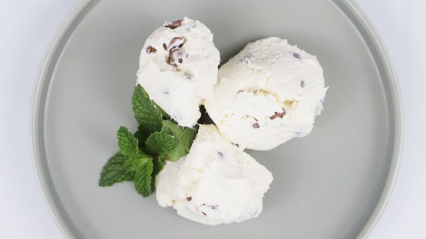 Keto Chilled Chocolate Mint Chip Fat Bombs