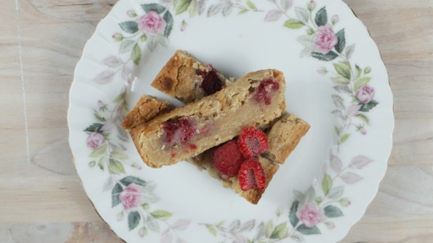 Keto Raspberry Toffee Loaf