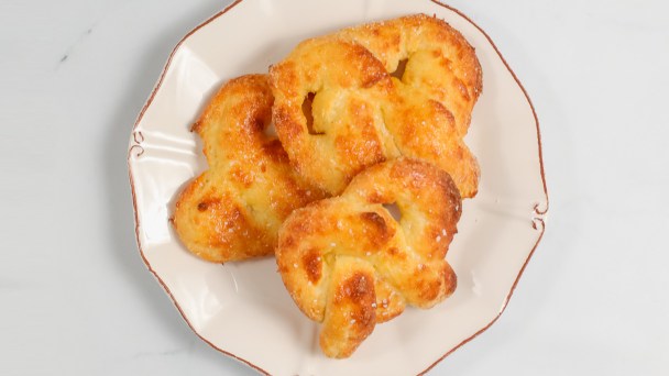 Keto Soft Pretzels
