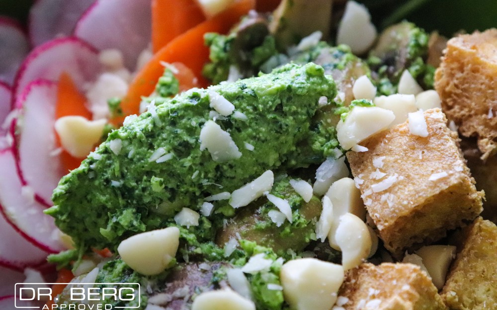 Macadamia Nut and Parsley Pesto Vegan Bowl