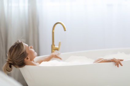 5 Surprising Hot Bath Benefits