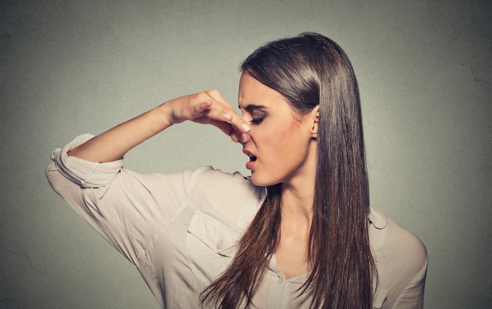 Sweat Smells like Ammonia While in Ketosis - Cause & Solution